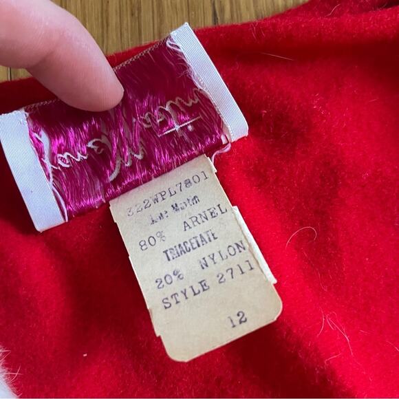 50s-60s Holiday Robe and Slipper Set - Picture 4 of 11